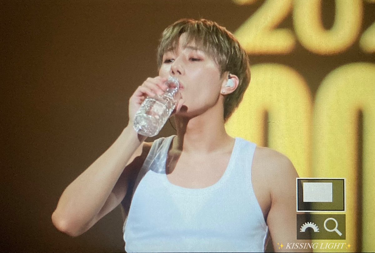 Kissing_Light's tweet photo. 230819 인피니트 comeback again
레전드 쾌남 https://t.co/5k8gTpb9FB