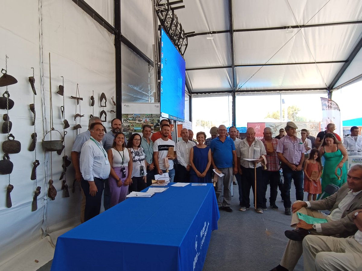 agricultura_pt's tweet photo. A Ministra @MariaCeuAntunes esteve, esta manhã, na #FATACIL, onde participou na 7ª edição do Concurso Regional da Ovelha Churra Algarvia e encerrou o Seminário “A Dieta Mediterrânica e as #RaçasAutóctones”, organizado pela #CONFAGRI e pela #ASCAL. https://t.co/eePzmGRJbZ