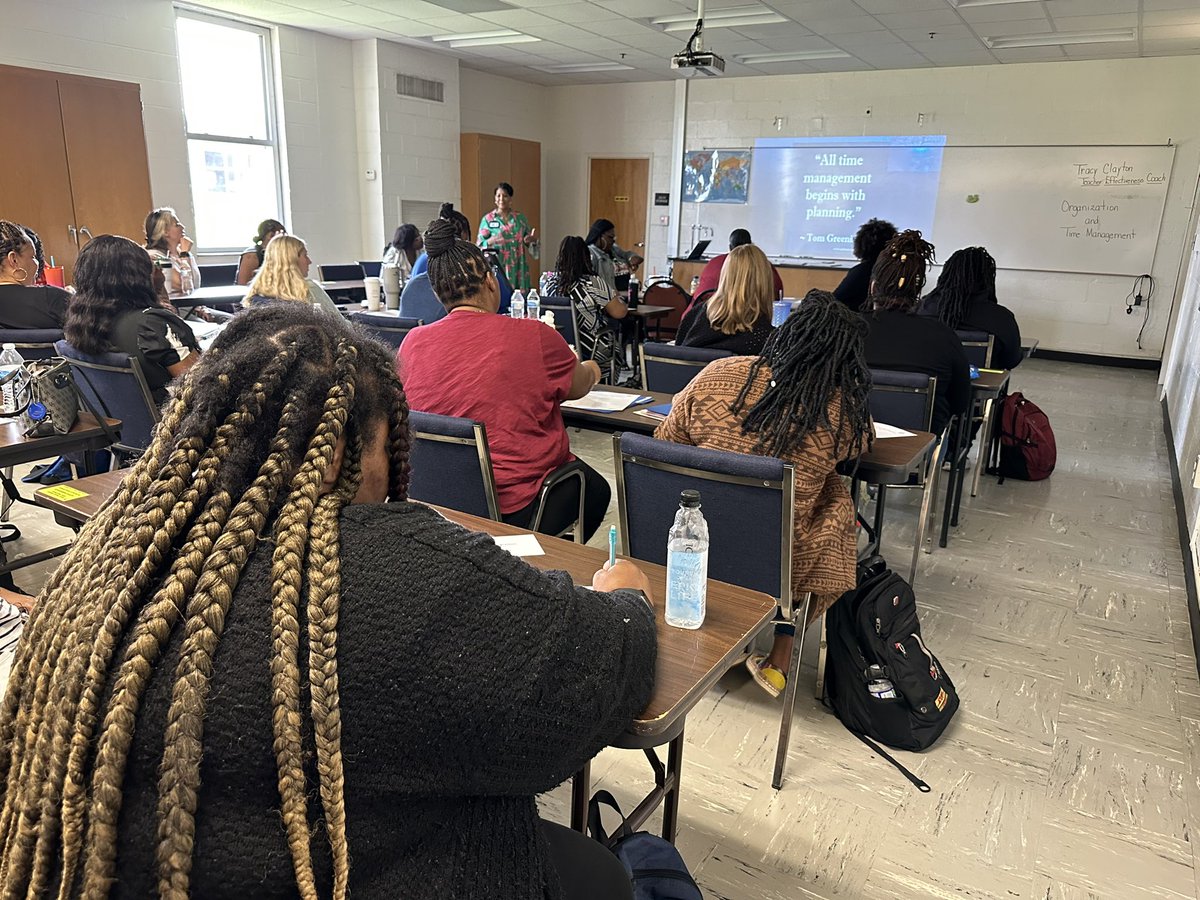 acwscience's tweet photo. So much engagement, energy, and excitement at Launch Academy this morning! A wealth of information is being shared with participants! #YouBelongInHenry #MoreLearning @HenryCountyBOE @robininhampton https://t.co/KIHfzOBOt7