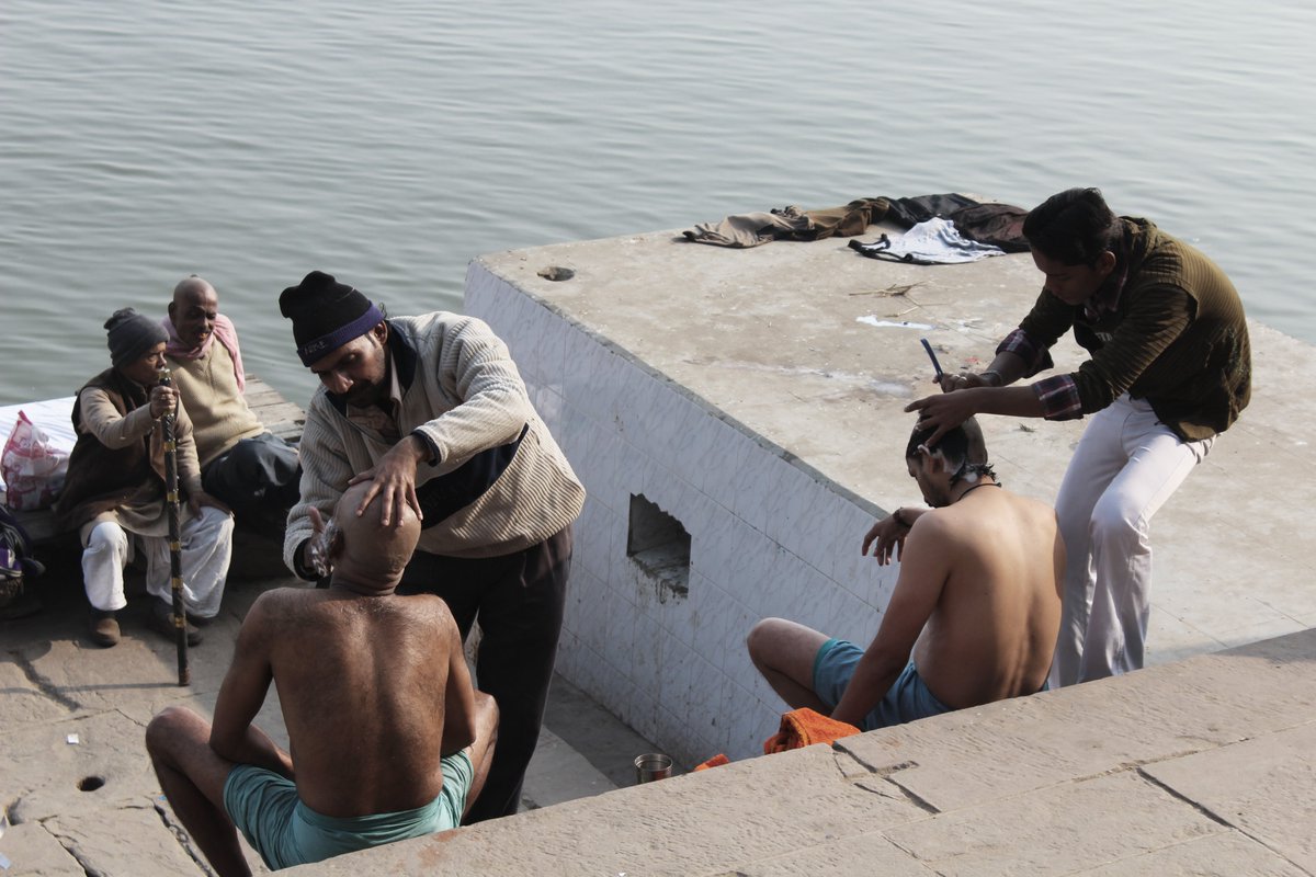 eno_40's tweet photo. インド
バラナシ
ガンジス川
散髪
#photo #camera
#India #Varanasi #Gangesriver
#haircut #dryingoutside
#landscape #cityscape #abroad
#インド #バラナシ
#ガンジス川 #散髪 #外干し
#風景写真 #街撮り
https://t.co/NTKcteL9rn https://t.co/OUUt14K1T7