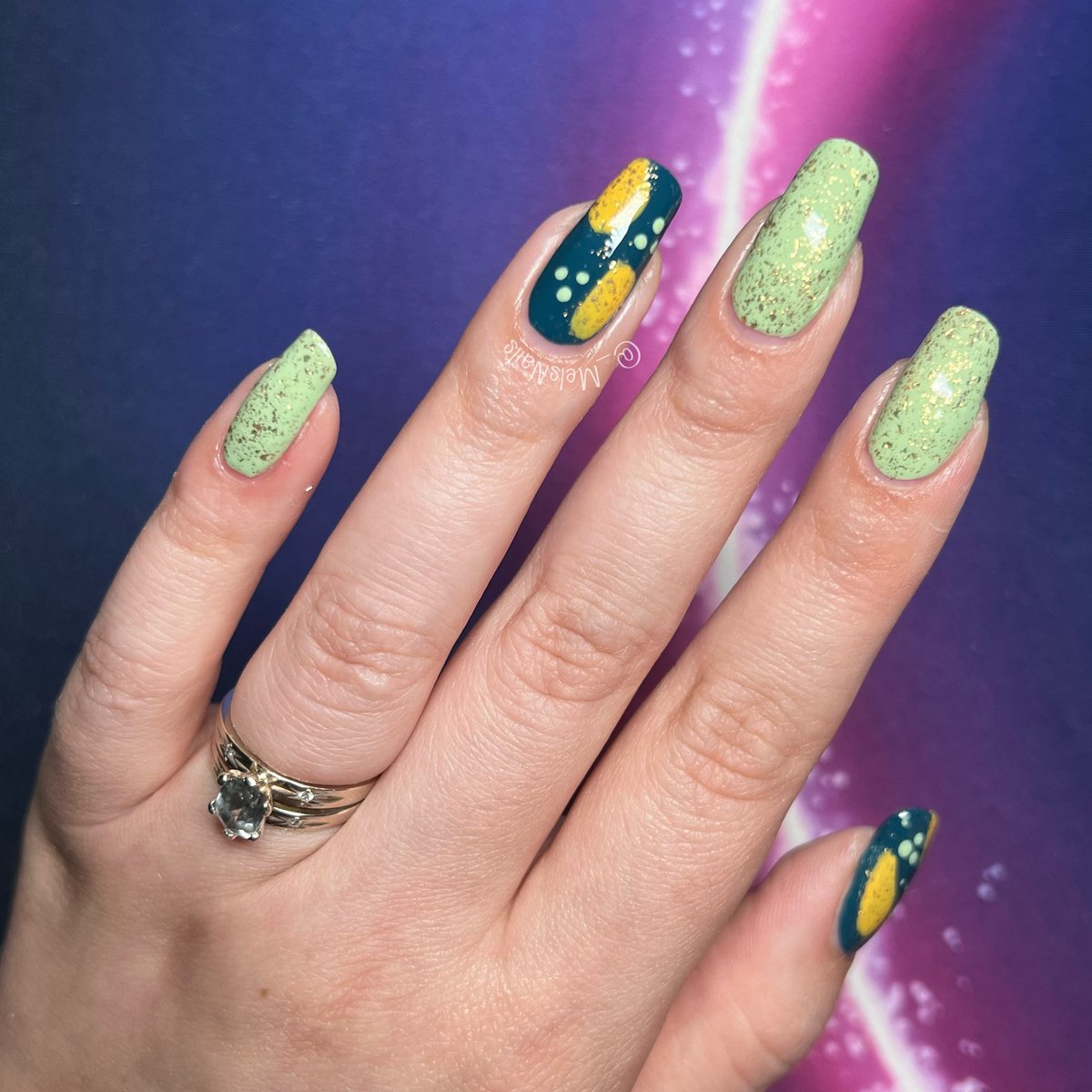 _MelsNails's tweet photo. Some tea crรจmes nail art ๐ซ๐
๐ป @nailogical @holotaco #BringMeTheTeal #ButterscotchHop #MatchaMaker #GoldFlakeTaco #HoloTaco #melsnails #PaintWithSimply #NailArt https://t.co/hyG09PuByy
