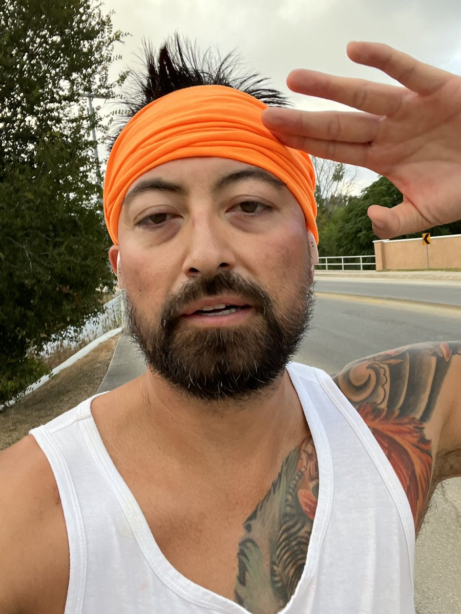 CoachYotter's tweet photo. You have to have goals in life. Otherwise why are you even getting out of bed? My summer goal was 50 miles in a month. Failed June/July. On pace to hit this month. #nrc #justdoit #goals #coachbyexample #alphaflu @NikeRunClub1 @Nike https://t.co/9rvWjHzV52