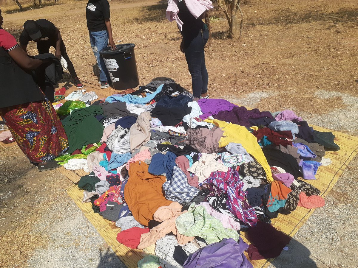 FosterChibwe__'s tweet photo. Charity work with Zikomo Africa Charity Foundation @ Chilende Village, Kafue, Zambia 🇿🇲. https://t.co/DsDGncClid