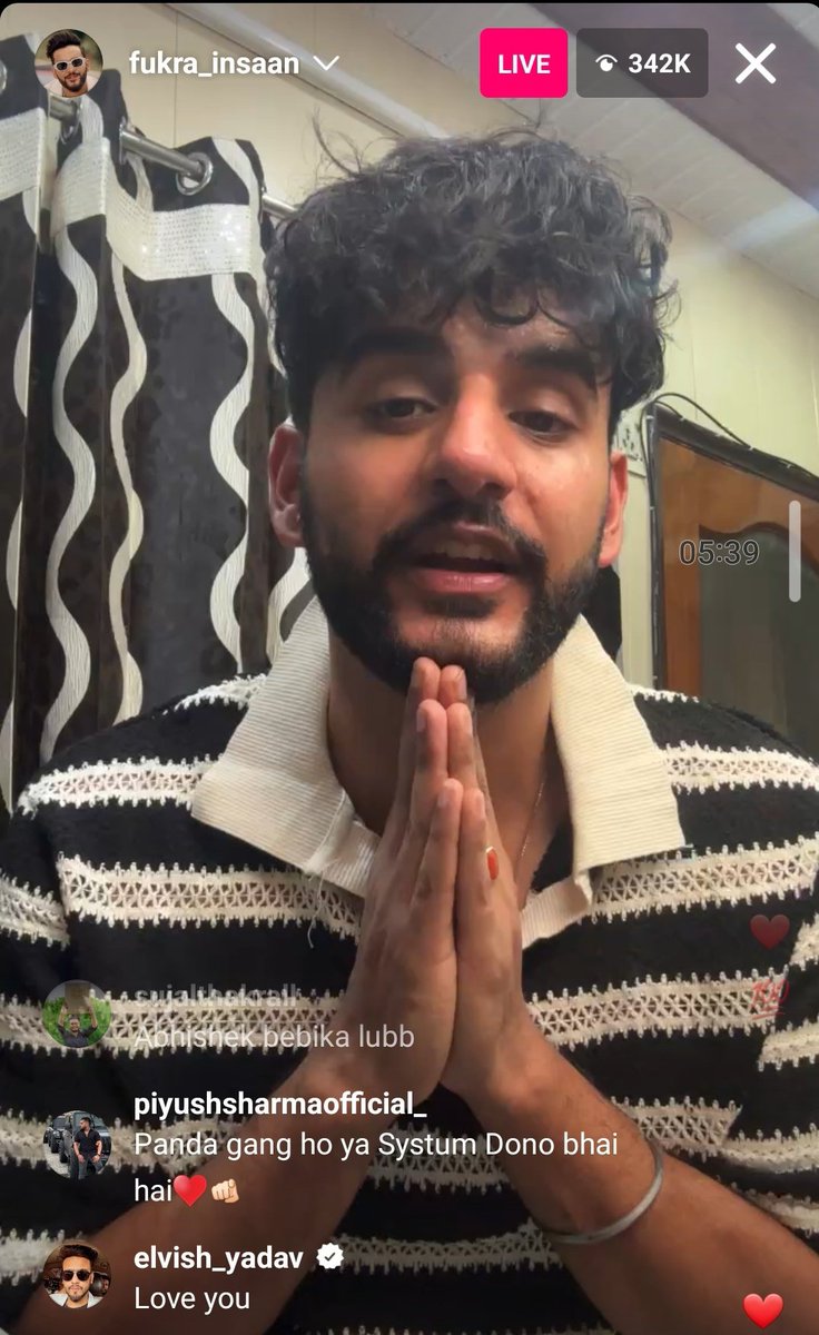 KitofTweet's tweet photo. Highest Insta Live Viewership  Record 
By  #BiggBoss Contestant

1) Elvish 
2) Mc Stan 
3) Kataria 
4 Fukra (As Katria Beat Him&amp; Become Third Non Bigboss Contestant To Achieve this Feat) 🤣🤣

#ElvishArmy #ElvishYadav #ElvishYadav𓃵 #ElvishArmy𓃵 https://t.co/uD9PT5iFma