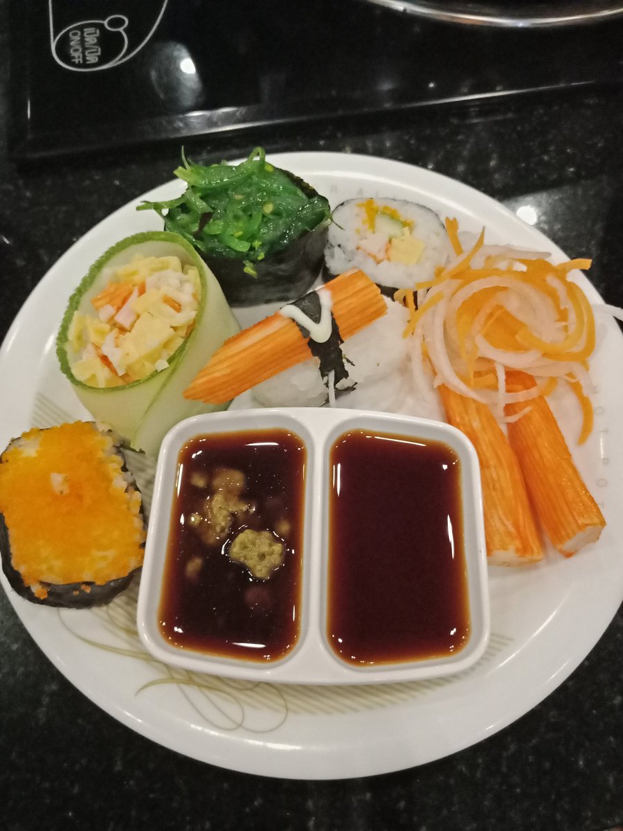 PattanunC's tweet photo. กี่เซ็ทดีครับ😋😋😋 https://t.co/NHUyp0lt7E