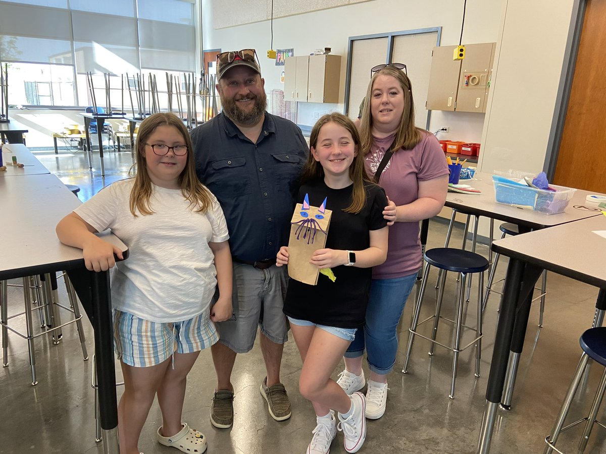 Roger Quist Middle School tweet media