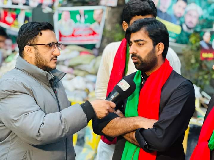 akhtar_ik's tweet photo. شاہ محمود قریشی کی گرفتاری کی شدید الفاظ میں مزمت کرتا ھو ۔شاہ محمود کی گرفتاری واضح کرتی ہے کہ عمران خان جھکنے کےلیے تیار نہیں ،،نگران حکومت کو دئیے گئے ٹاسک پر عملدرآمد شروع ہوچکا ہے،، اب رجیم چینج کے ایک ایک لفظ پر من وعن عمل ہوگا،،
اُمیدوار حلقہ پی پی 288 اخلاق احمد خان https://t.co/X6T0jFIxPT