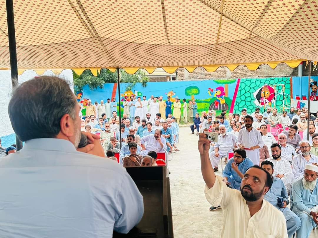 HimayatMayar_'s tweet photo. عوامی نیشنل پارٹی ہمیشہ تعلیم کے مواقع فراہم کرنے میں سب سے اول نمبر پر رہی ہے۔
کنسپٹ سکول  Concept School مصطفٰی آباد ڈاگئی مردان کے افتتاح کے موقع پر۔ایڈوکیٹ اکبر ہوتی خپلواک اور دیگر شرکاء بھی موجود تھے۔
@AkbarHoti
#ANP | #AwamiNationalParty | #ANPKhyberPakhtunkhwa https://t.co/fCO5NhQYut