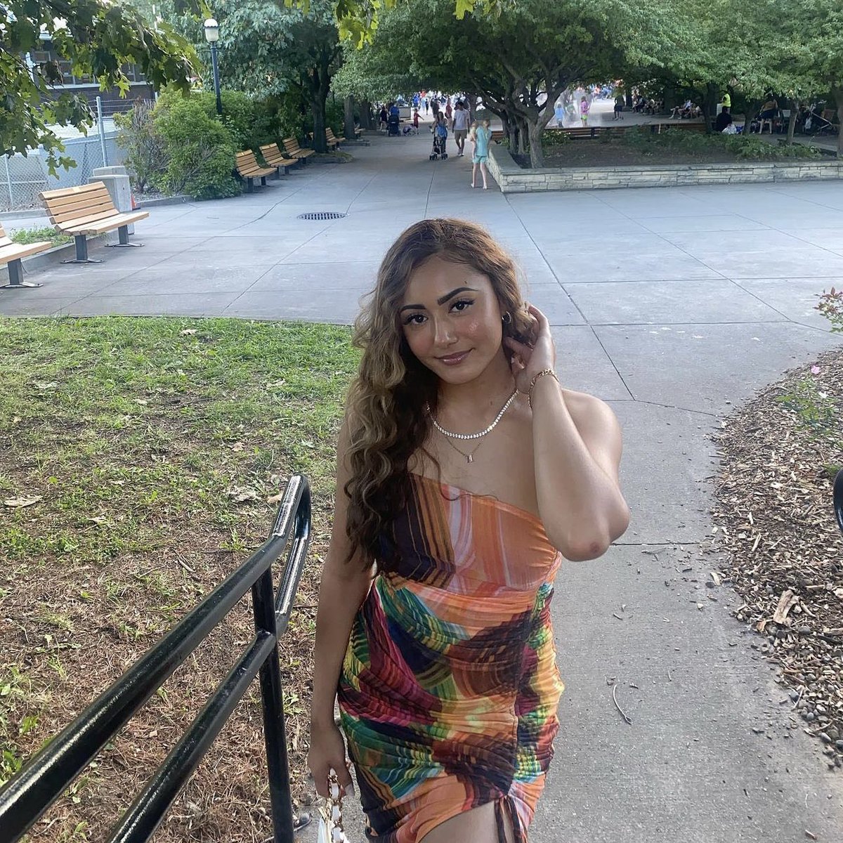 simplysamone__'s tweet image. fair shawty ft. #SIMPLYSÁMONE lip gloss 💐🧡🎡🦋💫