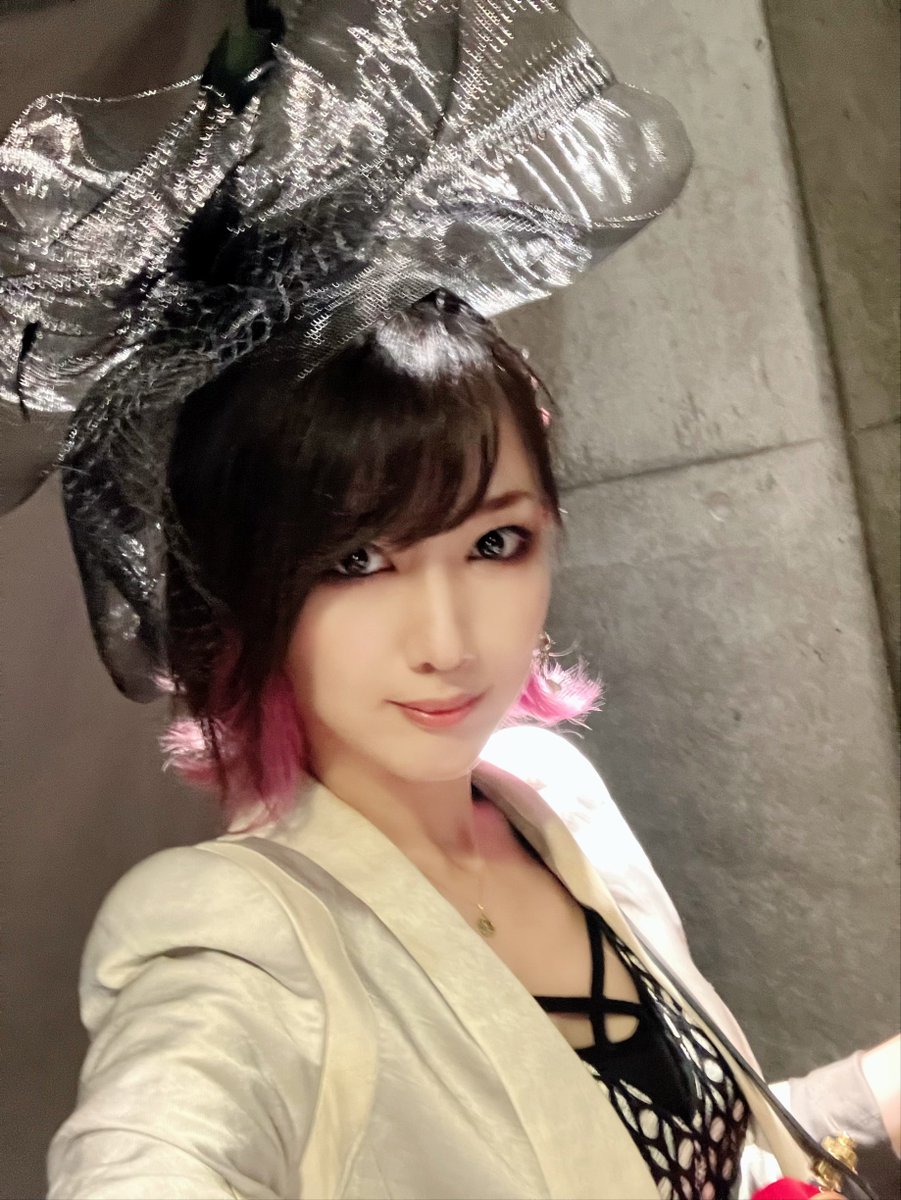 19周年記念ワンマン第4夜「WORLD MAKER」ありがとうございました🌏✨

大好きな曲たちをまた愛し直して、みんなと共有出来ていることが、本当に嬉しく思えた夜でした。
12月には全てひっくるめたファイナル2daysを行います！19周年を最後まで一緒に楽しみ尽くそうね。

焦って撮ったらすごいブレてた↓