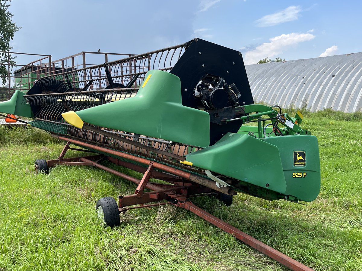 Deere 925 flex head with Crary Air reel.  Good condition.  Single point hookup.  Had it on a 9550.  Surplus to our needs.   Asking $15000.  Please retweet.
