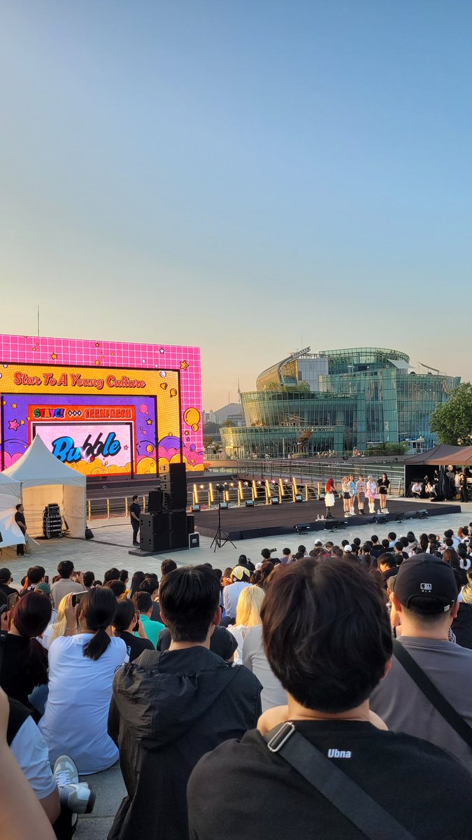 limnaee's tweet photo. Saw @STAYC_official for the 2nd time 🥺🩷 and their live vocals are amazing, this short acapella 😍💞 
•
#STAYC #staycconcert #beautifulmonser #stayclive #staycbubble #staycvocals #TEENFRESH #스테이씨 #게릴라공연 @STAYC_official 🩷 https://t.co/y6fjacvWlT