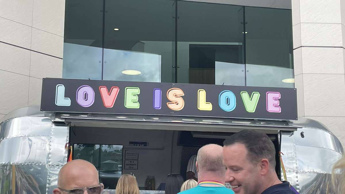 MvhYouth's tweet photo. π³οΈβπ Merthyr Pride 23 π³οΈβπ
Congratulations to @MerthyrVH for the success of the first ever Merthyr Pride! So so lovely to see everyone enjoying themselves, the bench the yp spent so hard on and our yp in his cadet uniform π€© #mtpride #merthyrtydfilpride #loveislove https://t.co/r7CL8jcwvV