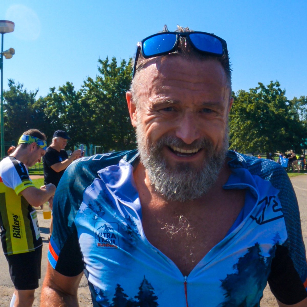michal_kudrna's tweet photo. Takové poetické dopoledne😊
jsem se rozpálil, jak ten asfalt😂☀
---
Trénink: kontrolní závod, 10 km
#trenink #running #roadfromhell https://t.co/sfe8XouHt9