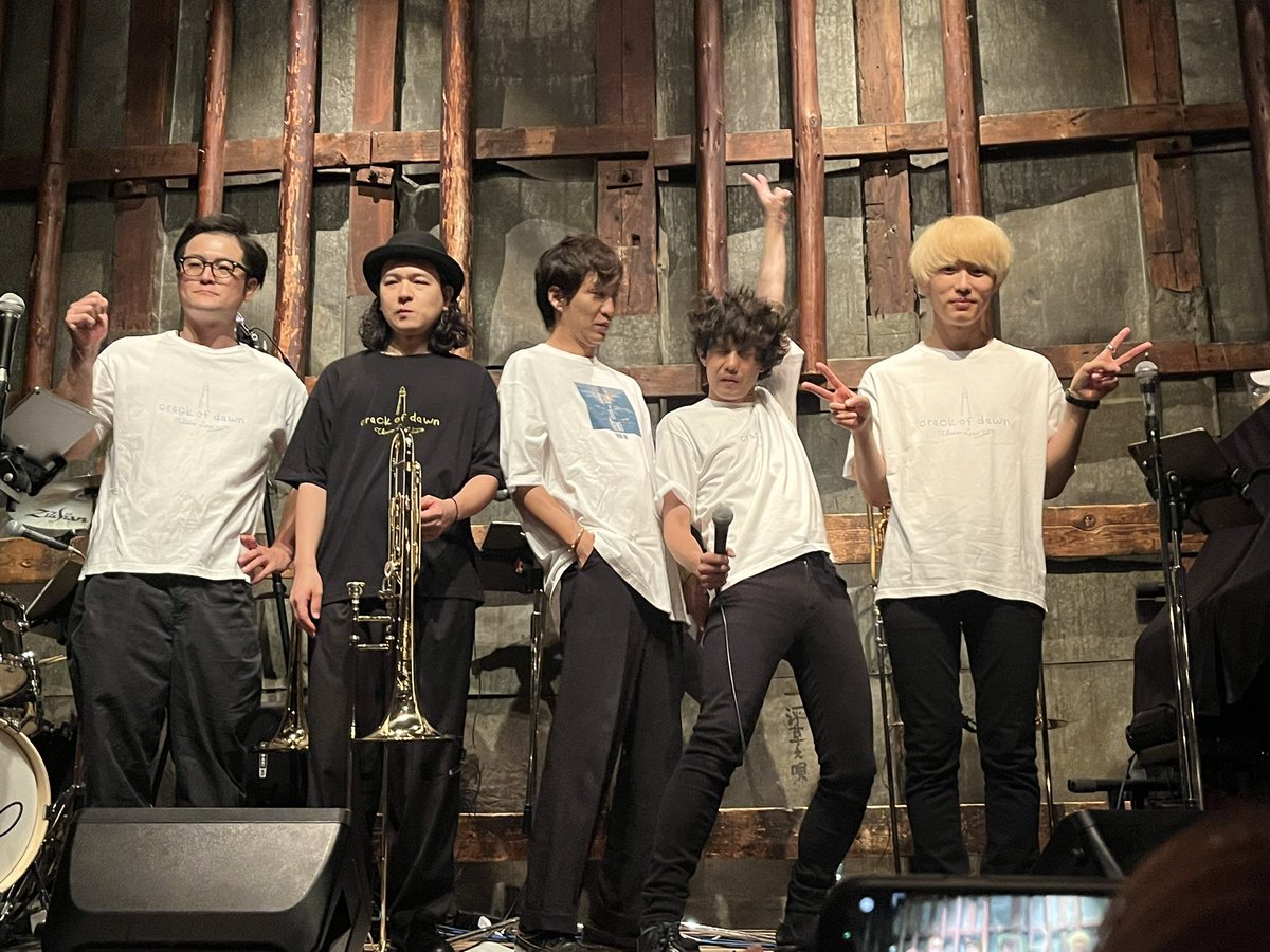 happy_marku's tweet image. 昨年の新大阪淡路でのライブ行ってみたいなぁ〜職場でコロナでクラスタ発生で諦めました
本日初ライブに行けました✨️
会場の雰囲気も素敵でした(&amp;gt;&amp;lt;)*。
また行きたいです

#ThrowLine
 #大阪編