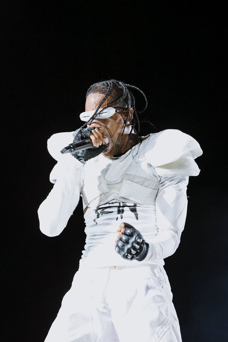 RodeoTheAlbum's tweet photo. $1,000,000 to never listen to Travis Scott again… are you taking the money? 👀 https://t.co/4i2EWN1pld