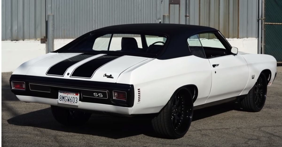 VintageCar65's tweet photo. 800HP Twin Turbo Chevelle SS: Muscle Power Unleashed! 🚗💥 A classic beauty with a 5.3L LS engine, 72mm twin turbo, and 22-inch Rucci Rugatti wheels. Hood Muscle Cars' masterpiece is a fusion of power and design. #ChevelleSS #MuscleCarMagic https://t.co/5PEjKbhZZ6