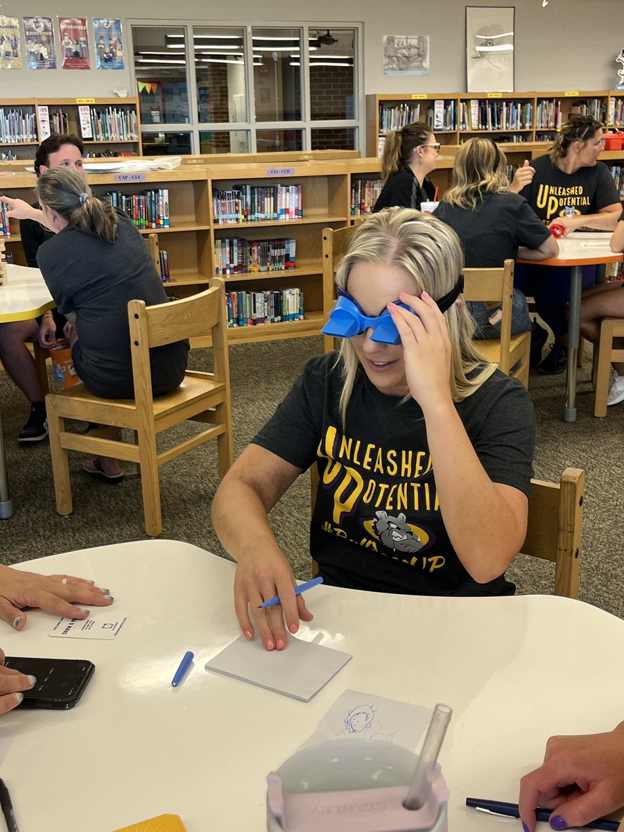 KathleenBahan's tweet photo. Family Game Night-Dogwood’s Version! So much fun connecting and laughing with each other as we celebrate a productive week and the start of what’s sure to be the best year yet! #UnleashedPotential #KSD #Bulldogs https://t.co/u14VbWxhqv