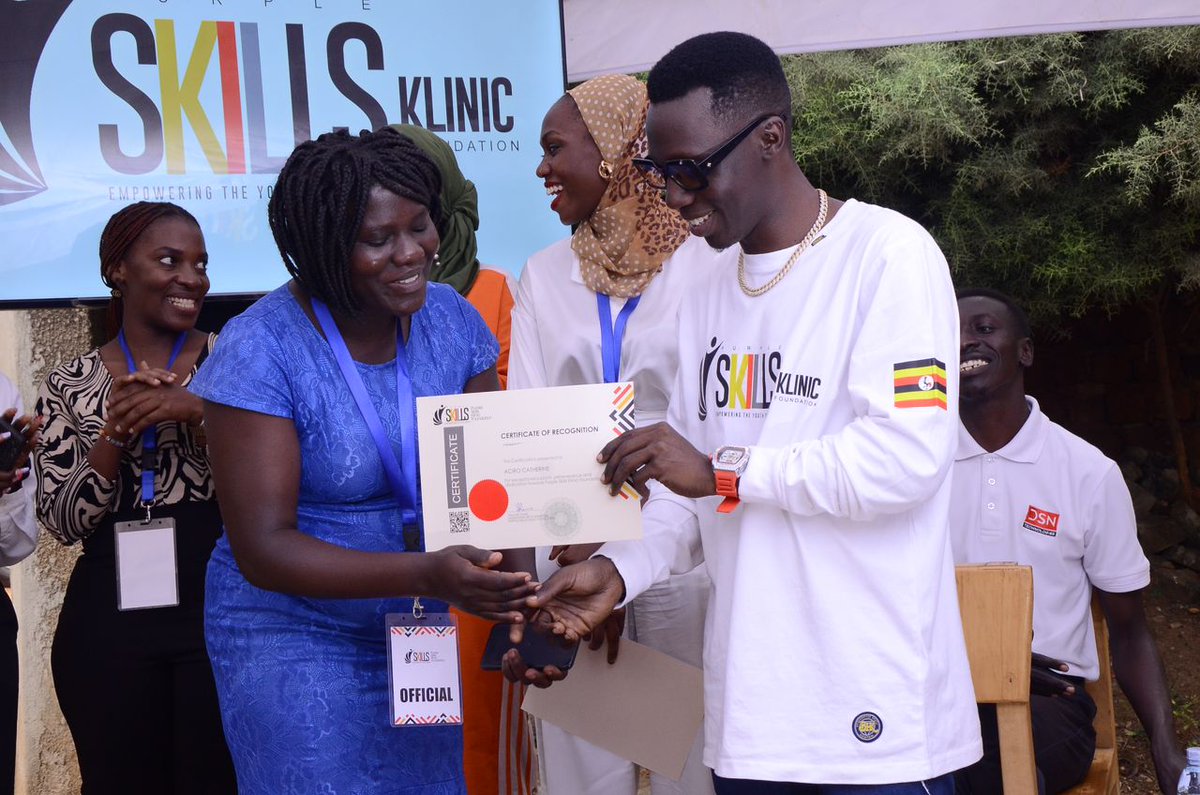 Musinguzi Laban (@labanjoshua52) on Twitter photo Today at <a href="/SkillsKlinic/">SkillsKlinic</a>, I witnessed testimonies from young people who have completed a series of trainings in various skills like Public Speaking, Video Editing and many more.
I and <a href="/DouglasLwangaUg/">Douglas Lwanga</a> have committed to organise young people for change through #SDGs. Today at <a href="/SkillsKlinic/">SkillsKlinic</a>, I witnessed testimonies from young people who have completed a series of trainings in various skills like Public Speaking, Video Editing and many more.
I and <a href="/DouglasLwangaUg/">Douglas Lwanga</a> have committed to organise young people for change through #SDGs.