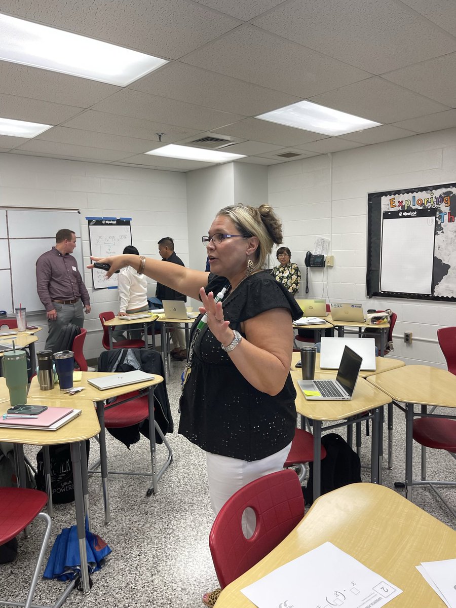 angieseiders's tweet photo. Enjoyed seeing all of VBCPS new teachers this week! Thank you coordinators, specialists, and coaches for providing quality PD for our new educators.@vbschools https://t.co/XT1IKLLTzm