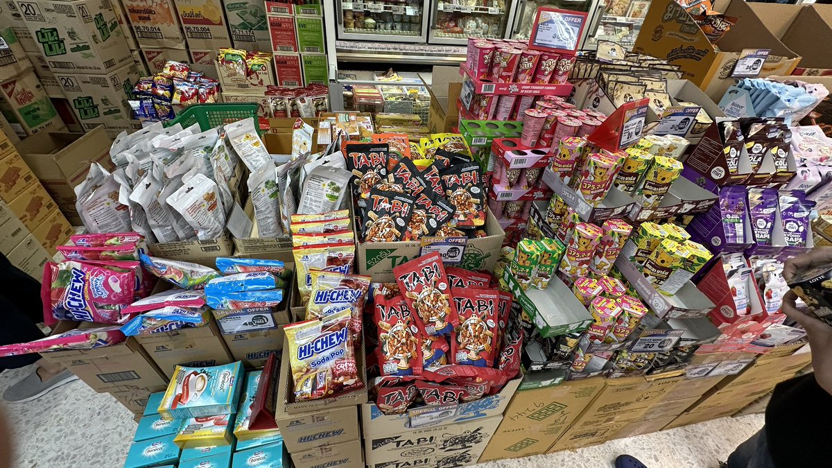 catto__'s tweet photo. มึง FOODLAND จัดโปร 1แถม1 งงมาก ตอนแรกนึกว่าเป็นเฉพาะสาขาจรัญฯ ฟีลเหมือนลดเพื่อปิดกิจการ ที่ไหนได้ มันเป็นโปร ไม่รู้ส่าทุกสาขามั้ย แต่เข้ามาละงงมาก ที่มันลดเยอะจริงงงงงงงง https://t.co/jMPZF9T3cC