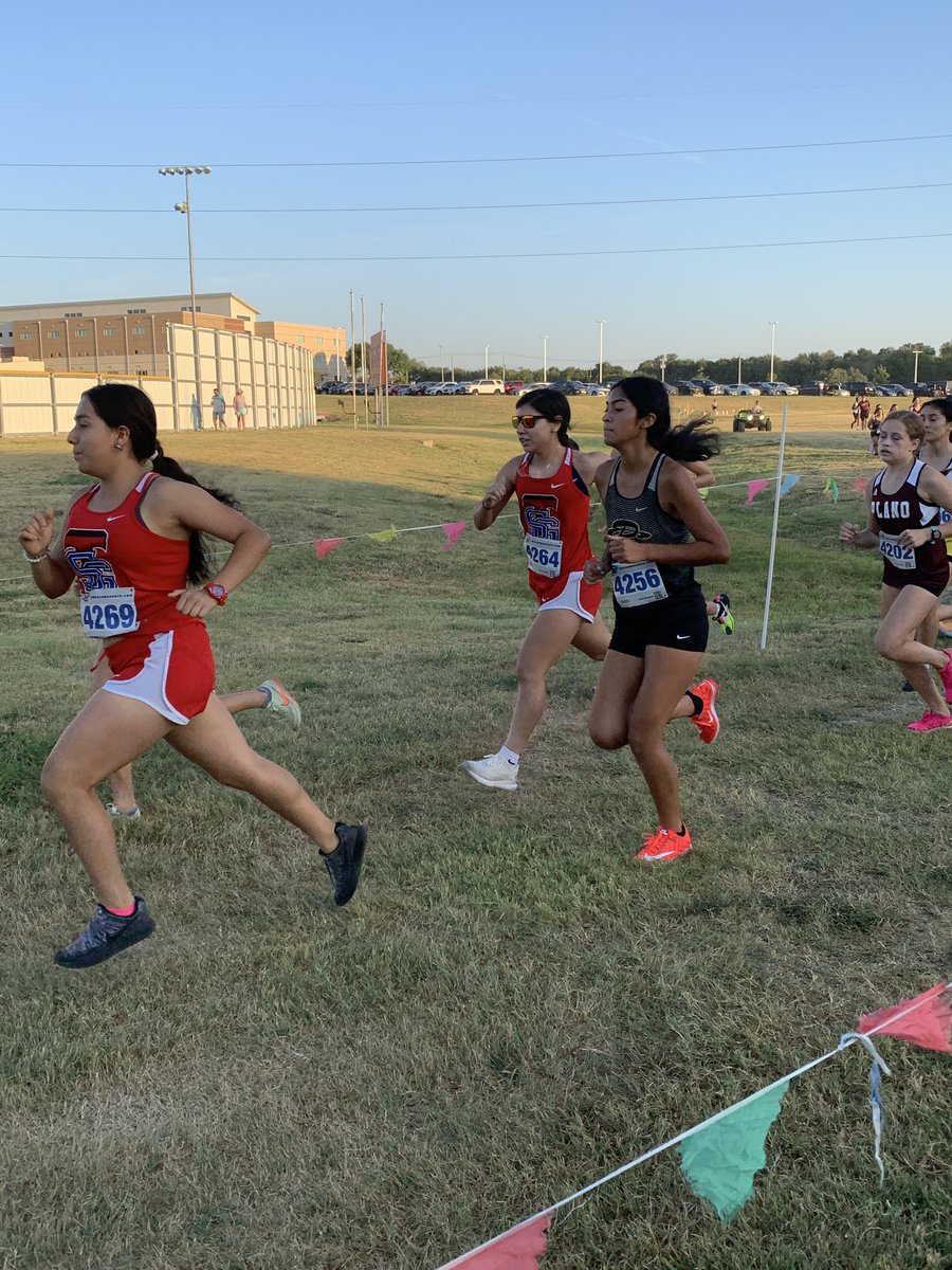 coach_fray's tweet photo. Woke up early to support our Cross Country teams this morning! #TitanUp @SGHS_Titans @sghsgirlscc @sgechs https://t.co/wln71locGp