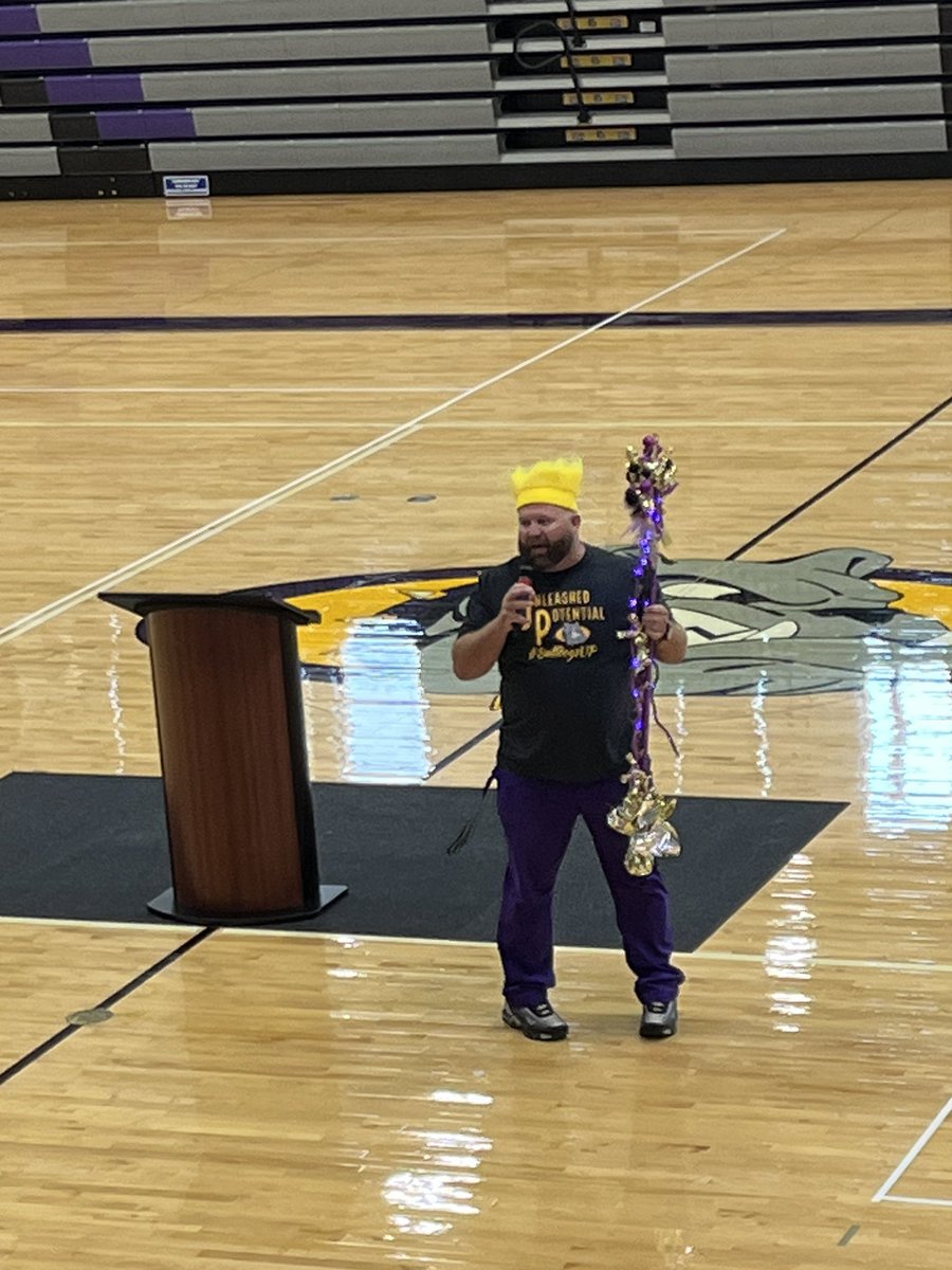 KathleenBahan's tweet photo. Kearney knows how to kick off a school year! My first KSD Convocation and I’m already looking forward to next year’s! #UnleashedPotential #KearneyUP #convocation https://t.co/hgnAZVkjJQ