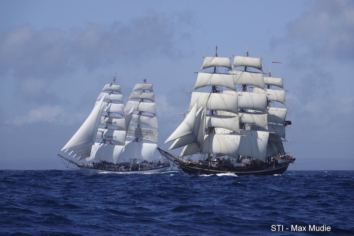 A dramatic race start today as the fleet set off from Falmouth to A Coruña for Race One of The Tall Ships Races Magellan-Elcano. Take a look at some of the Class As out on the water! 📸