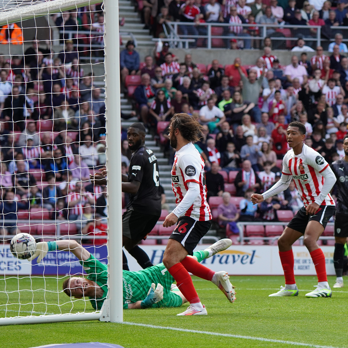 SunderlandAFC's tweet photo. 👊 We're back underway for the second half.

Let's go, Lads! 🫡

#SAFC | #SUNROT