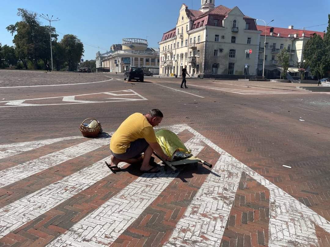 Люди просто йшли з церкви, святкували яблуневий спас...