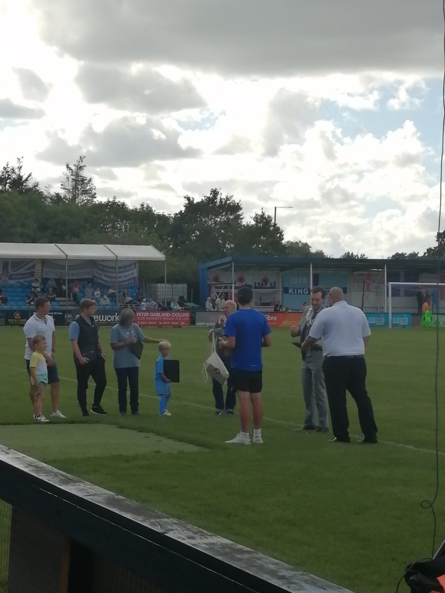 jcnonleague's tweet photo. Brentwood's mayor handing out prizes during the interval.

Nice match-day experience at The Arena so far today.

Haven't heard a crowd shout so far but guessing 300 plus.

I know @matchroomsport have come on board as sponsors recently. 

All set for a good season at the Blues. https://t.co/R0Fo2klwya