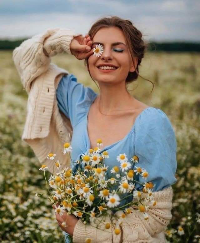 ❤️ Adiel Al rouh❤️ (@adeel_alro09) on Twitter photo وكل الحسن فيك إذا ابتسمت
فمالك لاتبتسمين وانت القمر وكل الحسن فيك إذا ابتسمت
فمالك لاتبتسمين وانت القمر