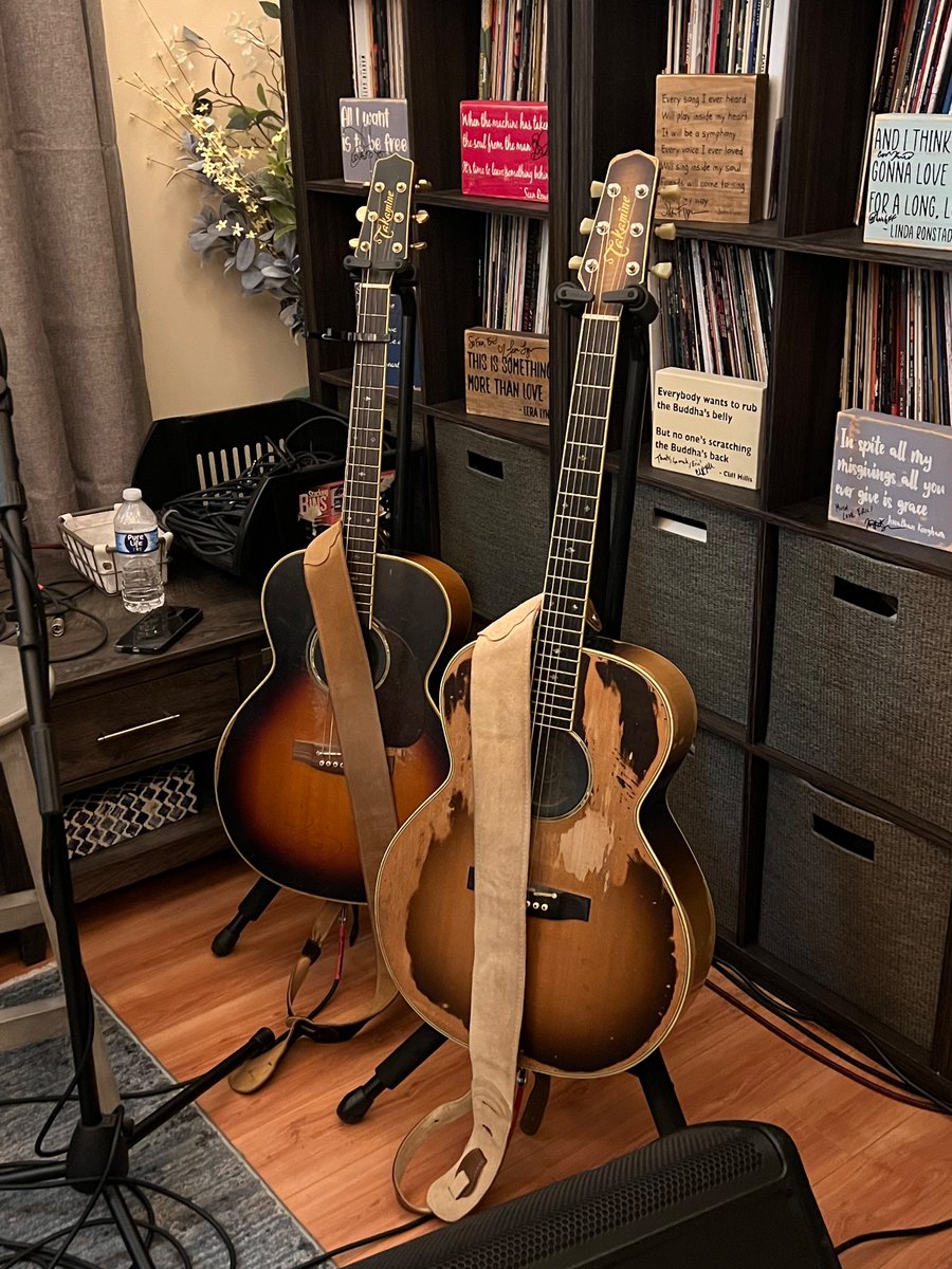 1nstygrl's tweet photo. Saw @metheridge Thursday night and @crystalbowersox Friday night at a house concert and yes she still plays the guitar Melissa gifted her. Guitar on the right. What a way to bring in the weekend ❤️ https://t.co/0rplr9MbhC