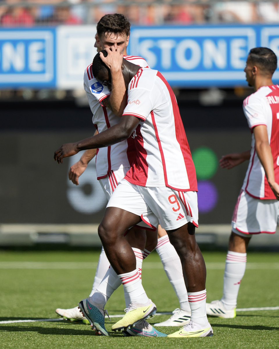 AFCAjax's tweet photo. 😘 @BrianBrobbey6 https://t.co/IHMQ4j82z4