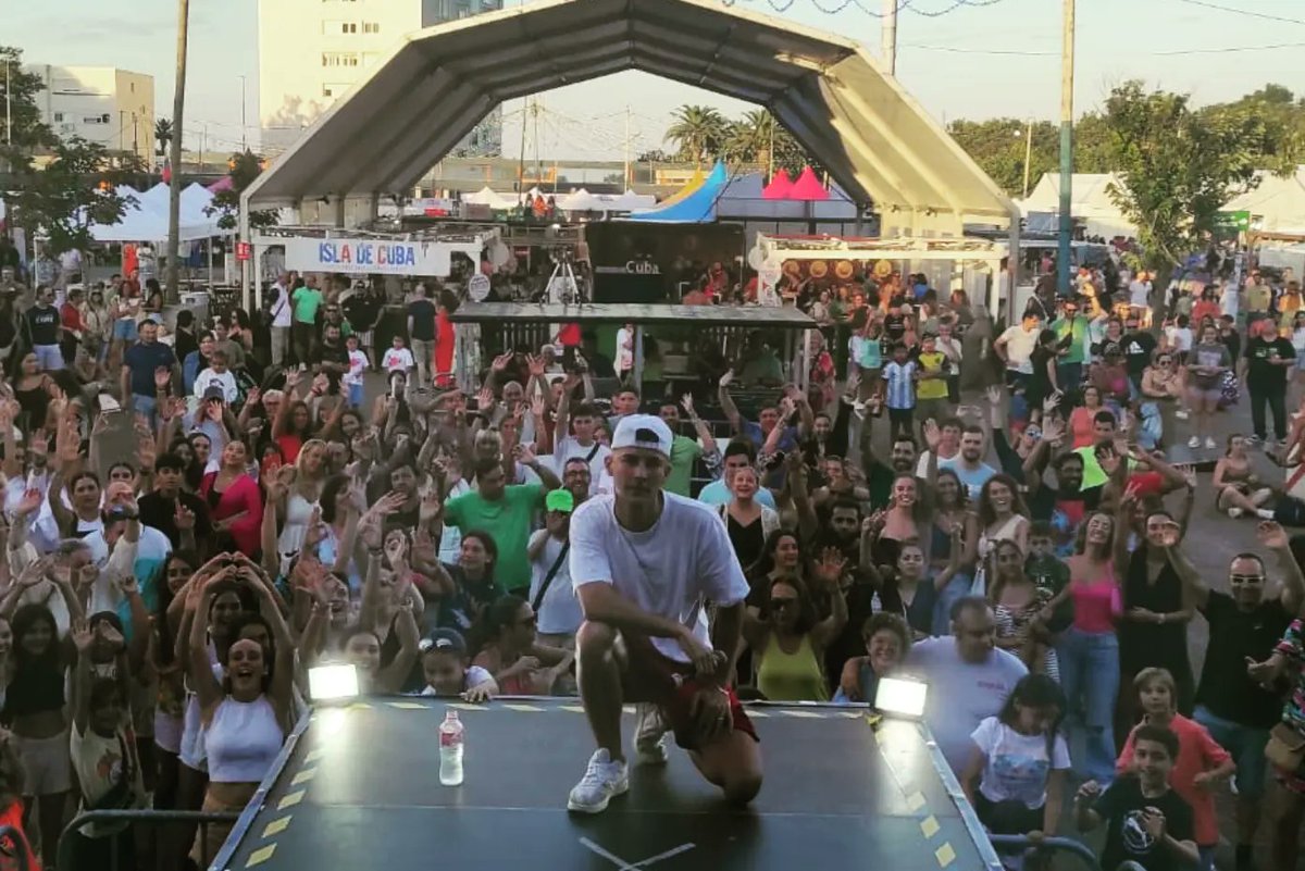 PabloHerreria's tweet photo. Gracias a toda la peña que se pasó ayer por @festinaciones un gustazo presentar el disco con vosotros ✨ https://t.co/H0pef0KKYr