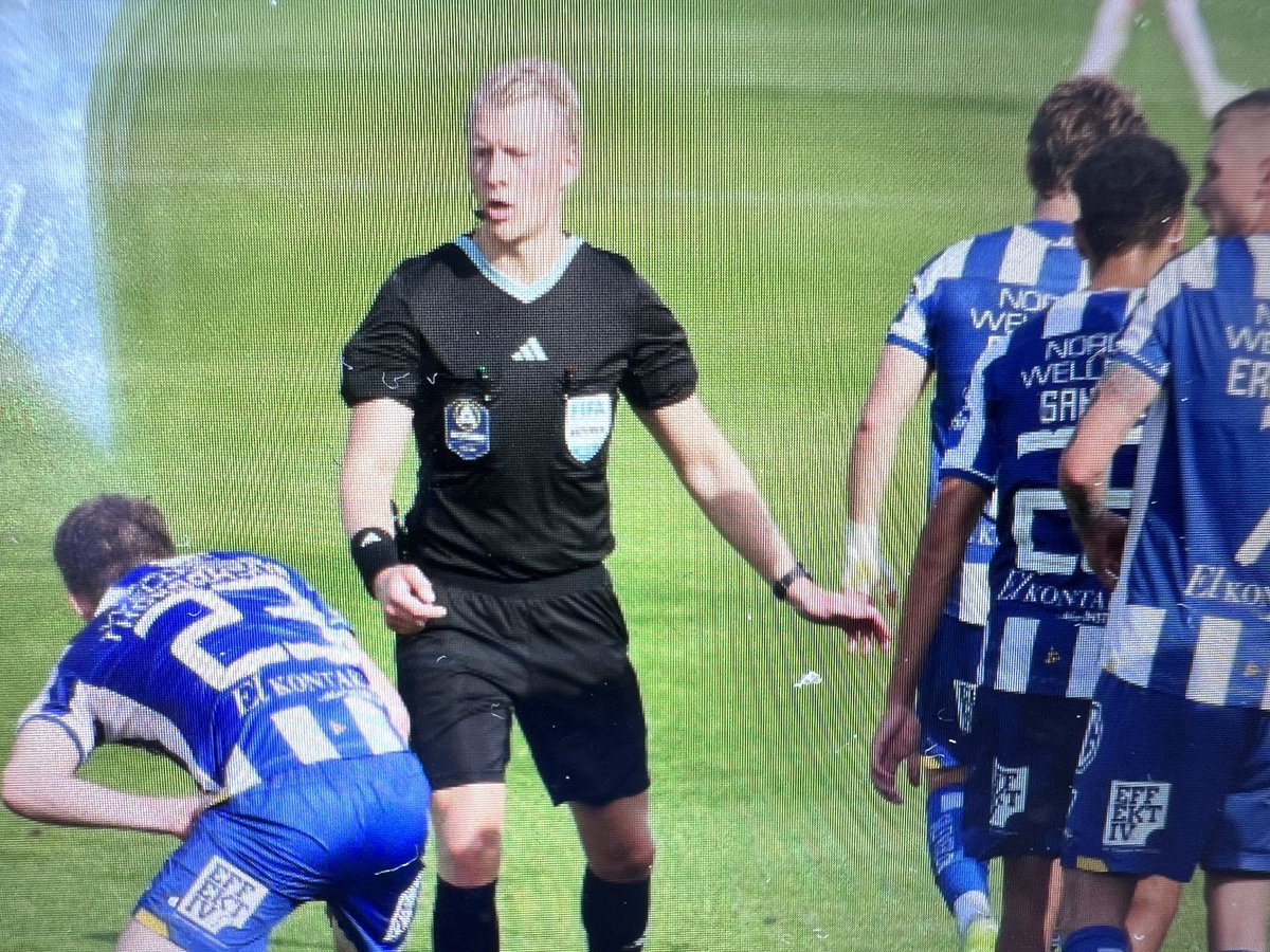 Matchens lirare för bortalaget.