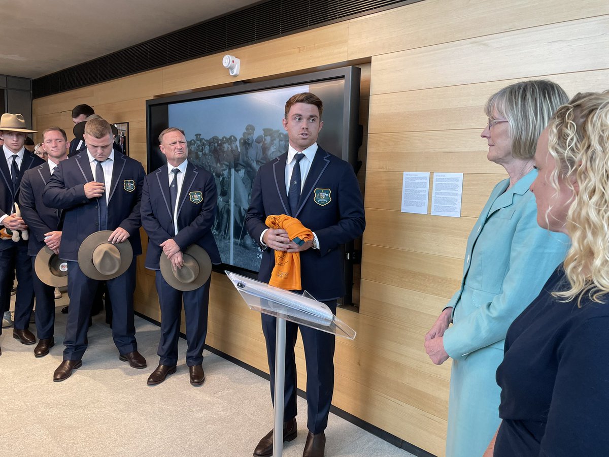 MargauxDeletre's tweet photo. Plaisir d’être aux côtés de @AusAmbFR et @BecDoyle_France pour accueillir au @sirjohnmonash l’équipe nationale australienne de 🏉 à XV @wallabies pour l’ouverture officielle de l’exposition « Dans la mêlée : le rugby pendant la #WW1 ».  Un fonds d’archives exceptionnel à voir ! https://t.co/OqI3Gwsark