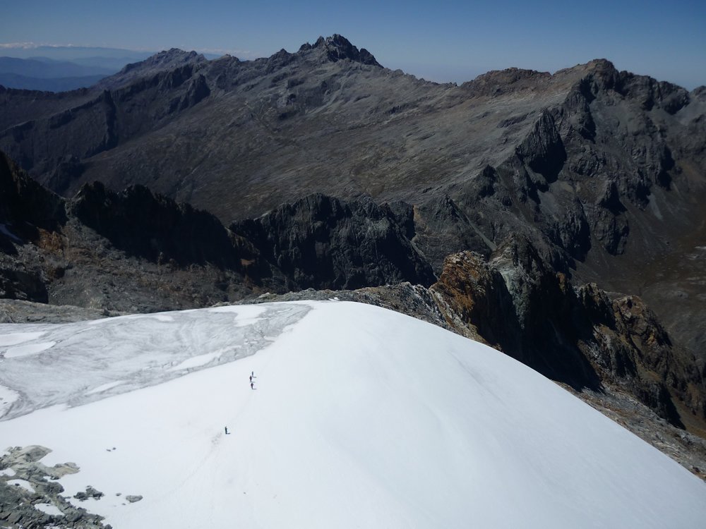 cumbres2000's tweet photo. Montanistas en el Glaciar La Corona, desde la cumbre del Pico Humboldt. Sierra Nevada de Merida. Ene 2010 https://t.co/3Lkq06Qm8n