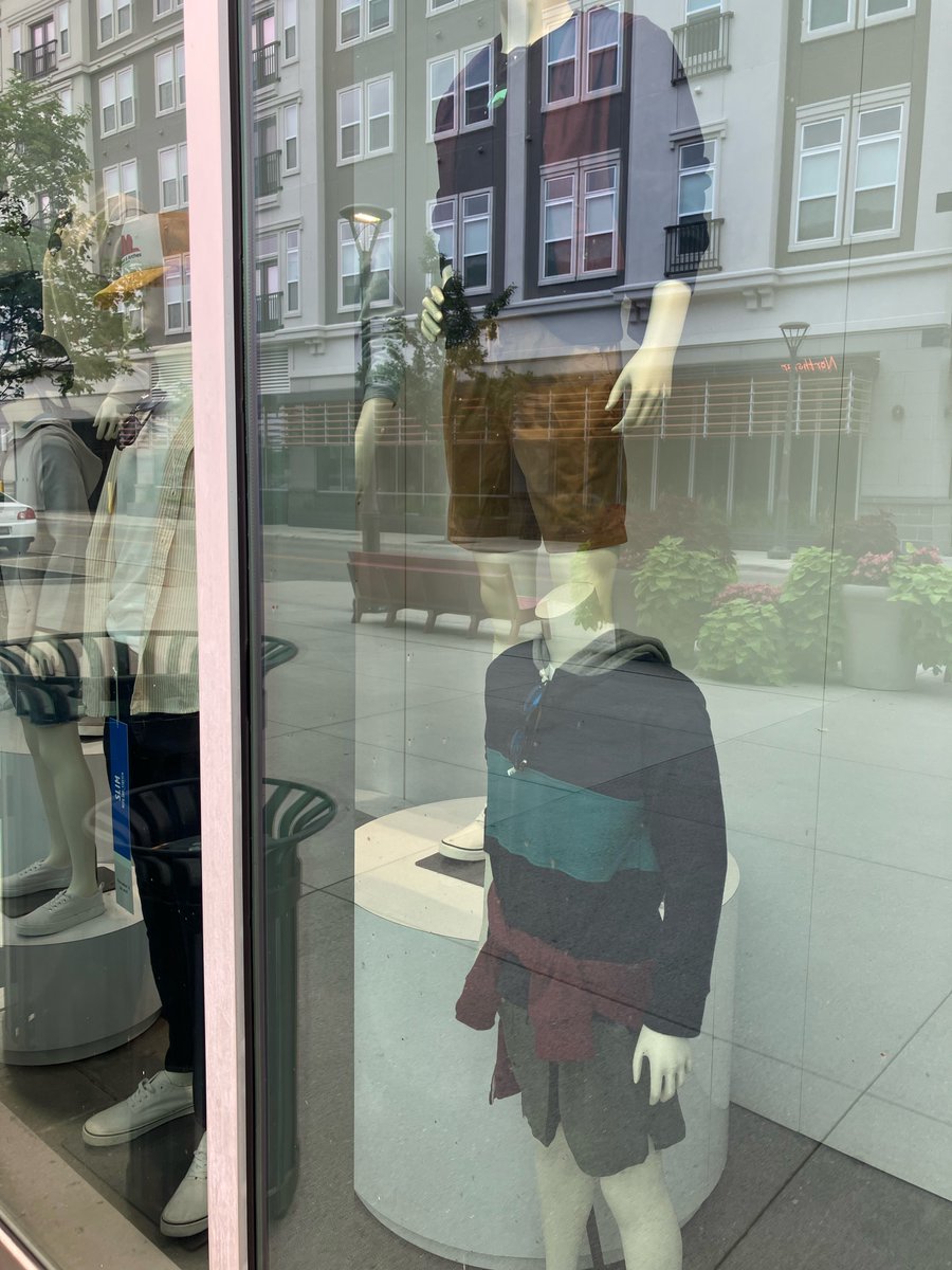 Nothing better than inspiring kids!  On day one, I showed photographs I have entered into past competitions.  On day two, a <a href="/Lakota_Central/">@Lakota_Central</a> student showed me photos taken after school in my style.  This was not even an assignment!  #Year32 #WindowReflectionArt #ArtEducation