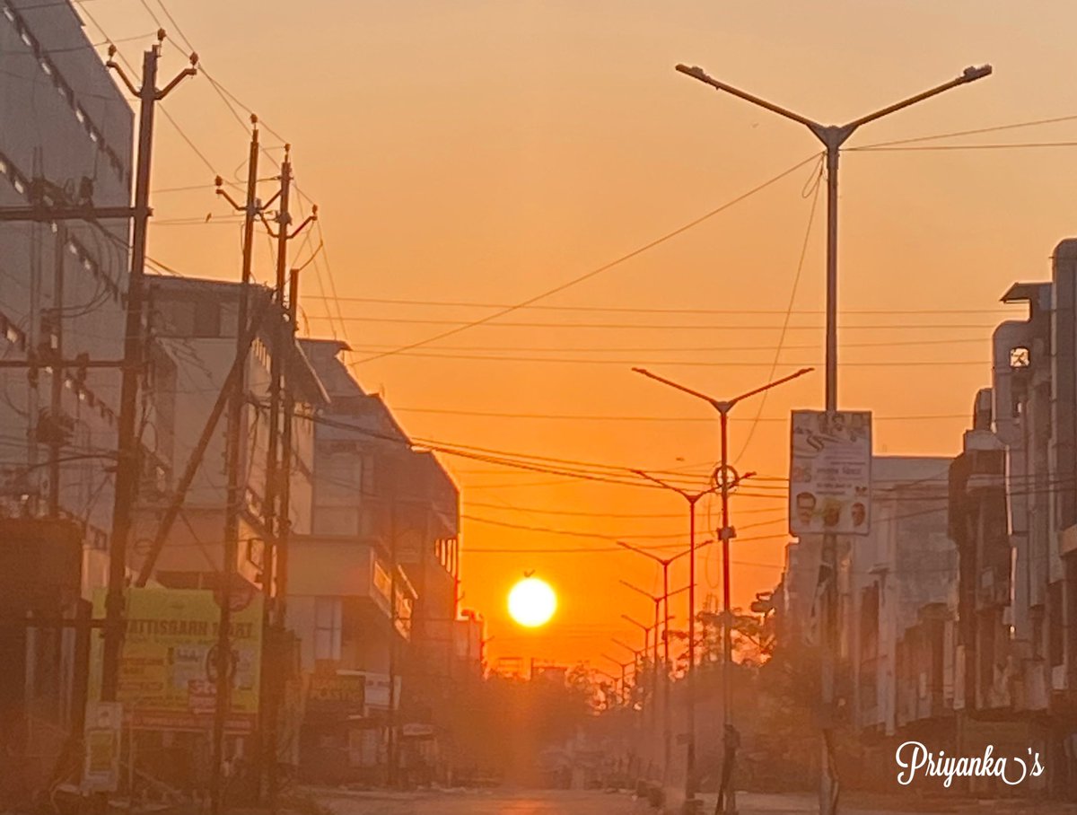 हो के मायूस न यूं शाम-से ढलते रहिये
ज़िन्दगी भोर है..#सूरज-से निकलते रहिये

एक ही ठांव पे ठहरेंगे तो थक जायेंगे
धीरे-धीरे ही सही राह पे चलते रहिये 

~ कुंवर बेचैन 

#WorldPhotographyDay 
#MyClick