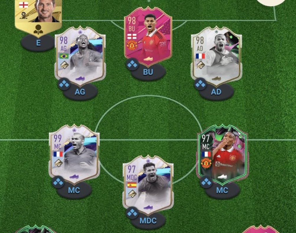 4DRAX_'s tweet photo. 🚨Tuto pour compléter tous les SBC’s gratuitement ⏬️

1️⃣ Complète les SBC « Renfort Bronze/Argent Quotidien

2️⃣ Complète ainsi 10x le Renfort Or Quotidien et fait des SBC choix 81+

3️⃣ Craft au maximum le SBC 84+ x10, tout en gardant les 93+ obtenus, jette le reste en 84+ x10 https://t.co/QYrciMt8Tt