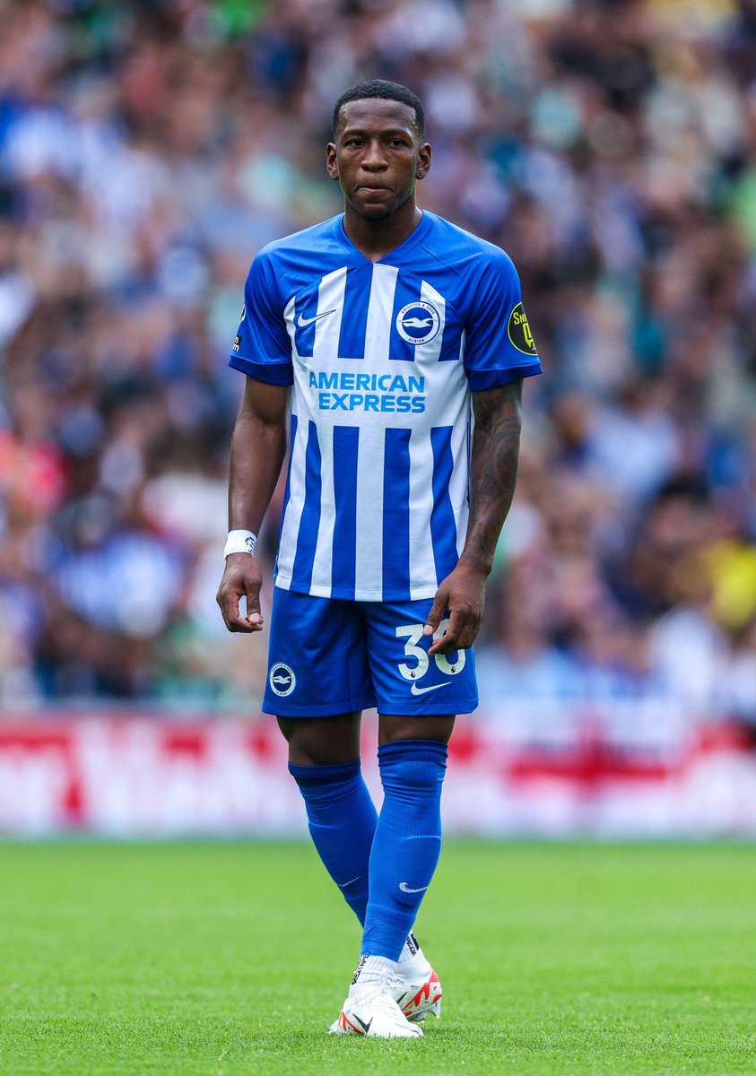 Footballtweet's tweet image. Brighton sold Cucurella for £62M and bought a better left-back for £17M.

Unreal business. 🇪🇨🔥