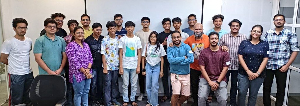 Just had an amazing time at the FOSS meetup! 🙌
Learned all about Kubernetes, DevOps, Keptn, microservices, Python workflows, and how Prefect is contributing the space 🌟 
Super grateful for the opportunity to expand my knowledge #FOSSMeetup  @MumbaiFOSS