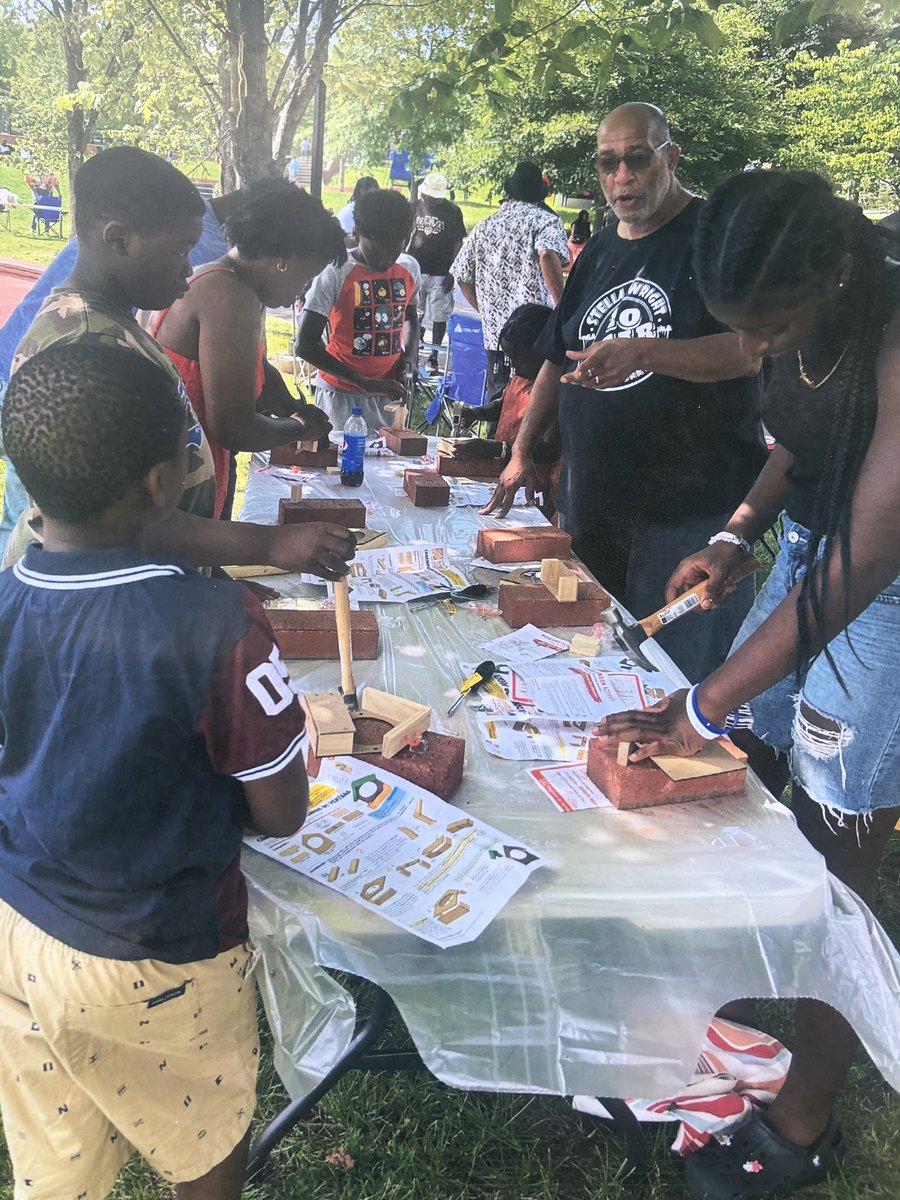 deshell1957's tweet image. Special thanks to the Newark Home Depot for participating in the Stella Wright Project’s Annual Reunion. Green Acres Park, Muhammad Ali Ave. @marcusmccollum @PhelpsFahimah @SeanMorris12 @Ckelly28K @DHRMgregorio @Nap716 @thdmikeb @rickcreditkelly @EmelahNewsome @D66Celest