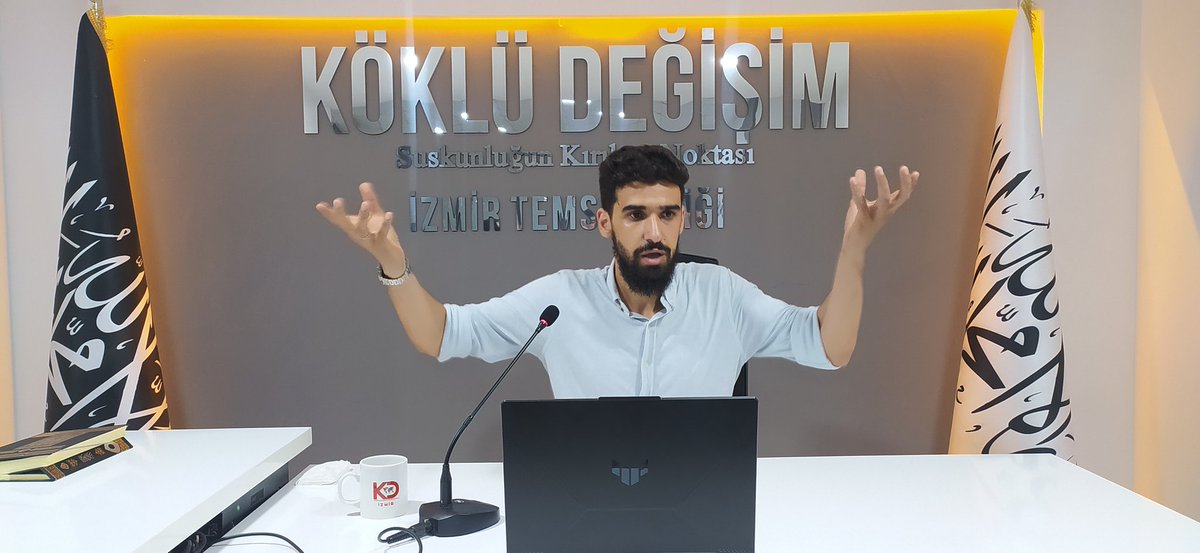 KokluDegisim35's tweet photo. Köklü Değişim İzmir Temsilciliği olarak düzenlediğimiz “Siyasal İslam Var Mı Yok Mu?” Konulu Panel İzmir Temsilciliğimizde Gerçekleştirildi.

Şamil Gençer'in açılış konuşması ile başlayan program, Hafız Mahmut'un Kur'an tilaveti ile devam etti. https://t.co/b5j95MMg3J