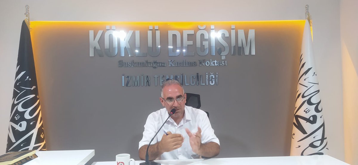 KokluDegisim35's tweet photo. Köklü Değişim İzmir Temsilciliği olarak düzenlediğimiz “Siyasal İslam Var Mı Yok Mu?” Konulu Panel İzmir Temsilciliğimizde Gerçekleştirildi.

Şamil Gençer'in açılış konuşması ile başlayan program, Hafız Mahmut'un Kur'an tilaveti ile devam etti. https://t.co/b5j95MMg3J