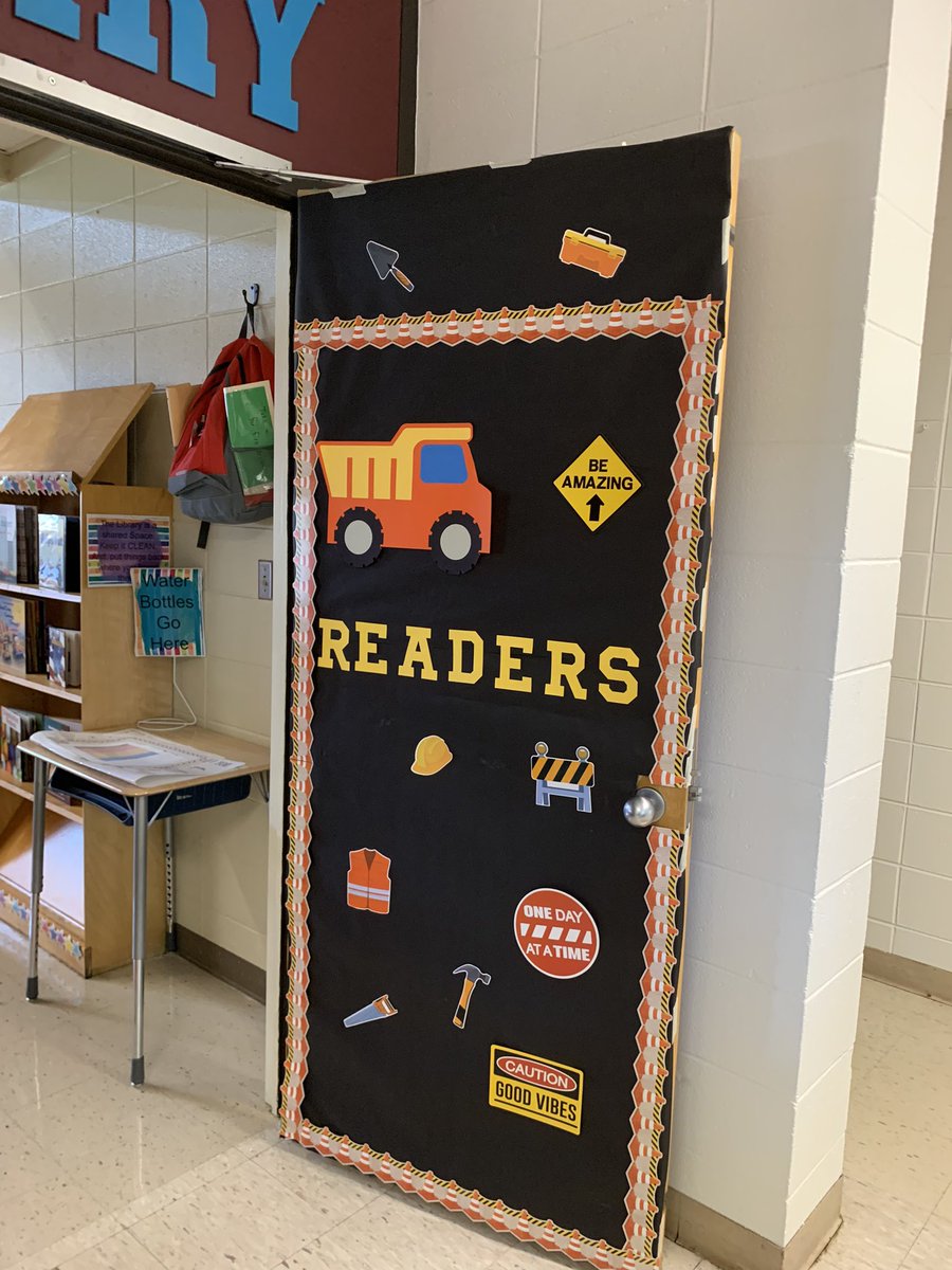 AnEducator's tweet image. We are ready for our readers to join us @Holland_SPS Open House on Mon. #SPSUnited #SPSLib