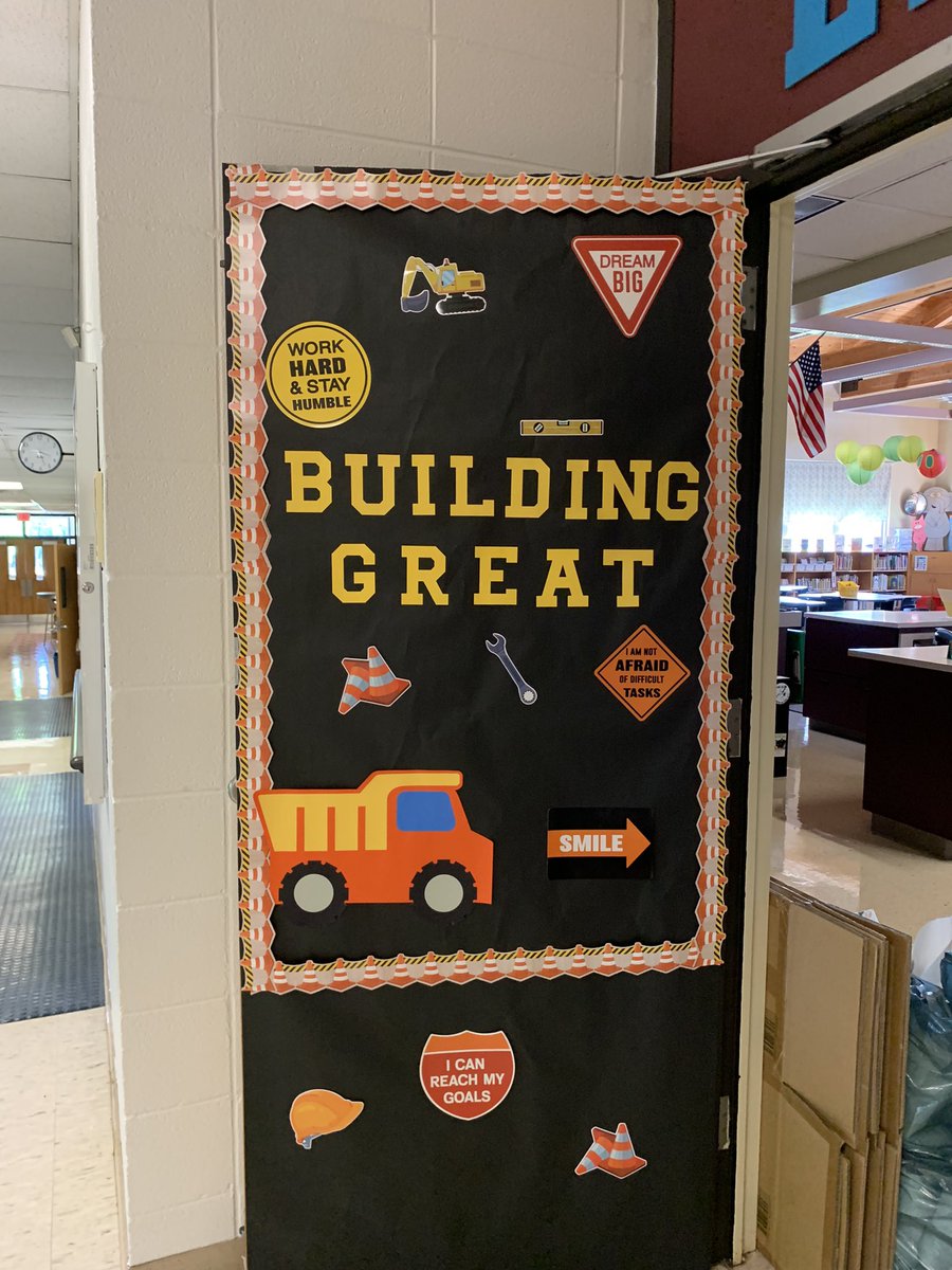 AnEducator's tweet image. We are ready for our readers to join us @Holland_SPS Open House on Mon. #SPSUnited #SPSLib