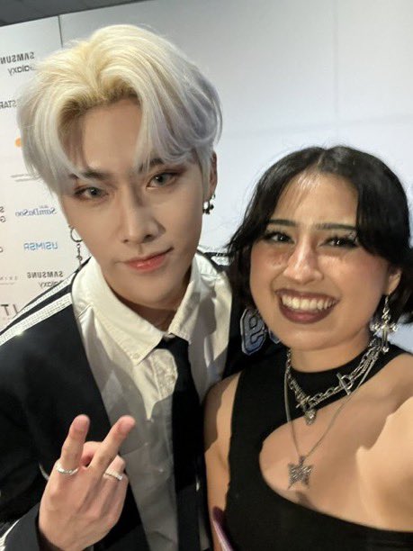 DOUBLEBASEONE_'s tweet photo. #RICKY selfie with Ze_Rose who won during the panel! https://t.co/x31661C4re