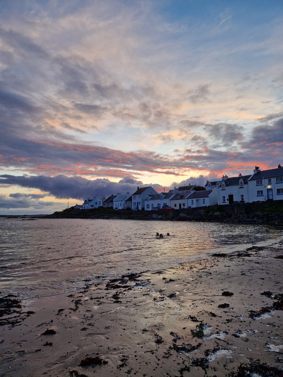 The kids portnahaven Saturday night. We breed them hardy here 😅 #bloodybaltic #islay